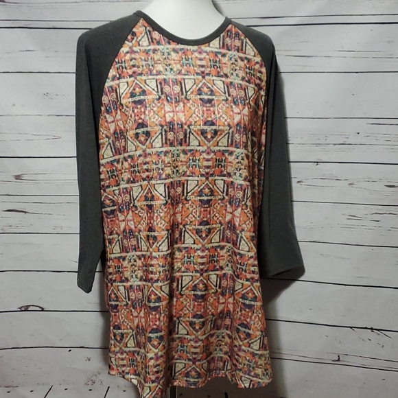 NWT LuLaRoe Randy Baseball T Shirt - Picture 1 of 5